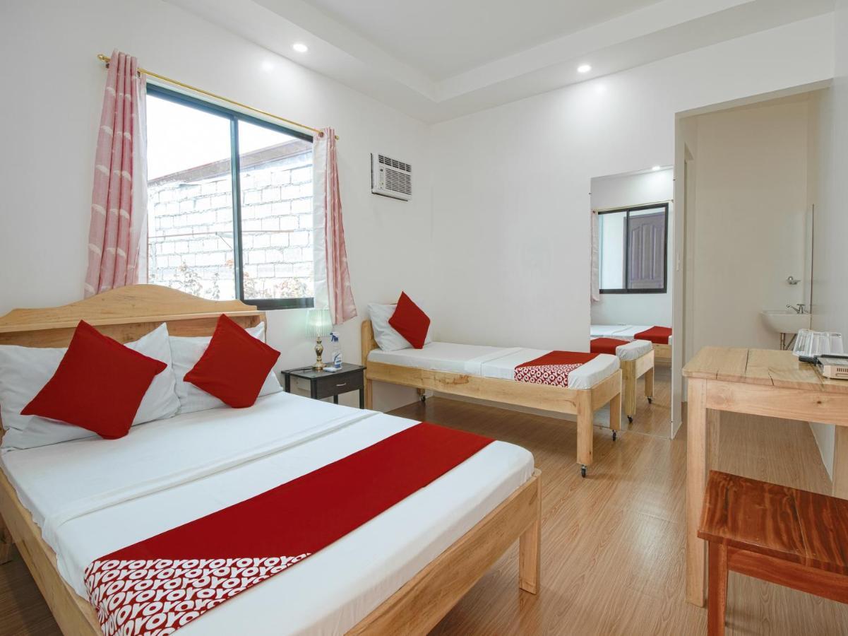 Oyo 777 Rn Guesthouse Moalboal Exterior photo
